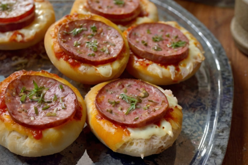 receita mini pizza calabresa